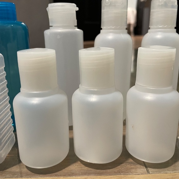 New 11-Piece Mixed Set Travel Toiletry Bottles - Picture 5 of 9